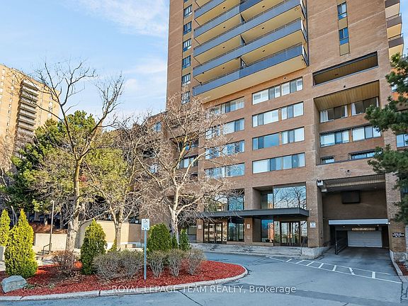 3rd image of 515 Saint Laurent Blvd #1809