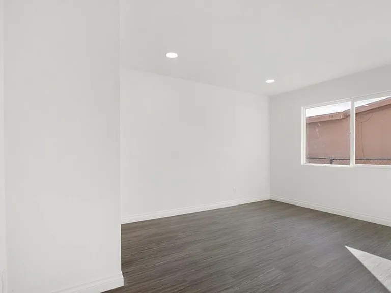 1121 W Holguin St — Photo 11