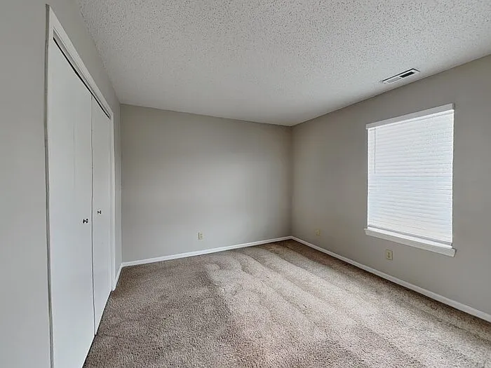4073 Fairoaks Dr — Photo 11
