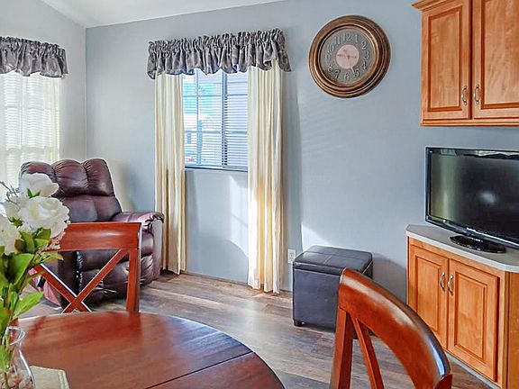 4th image of 70200 Dillon Rd #139