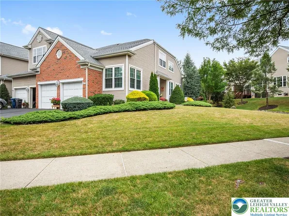 4431 Creek Rd, Allentown, PA 18104