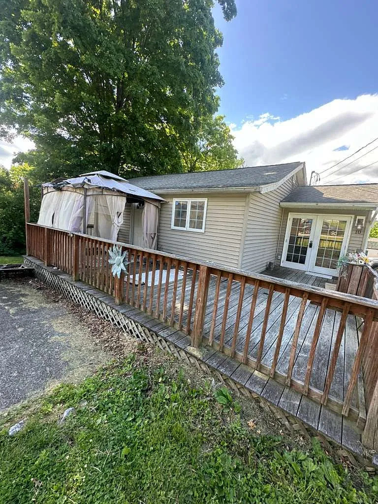 2 bed, $2,200 — Photo 2