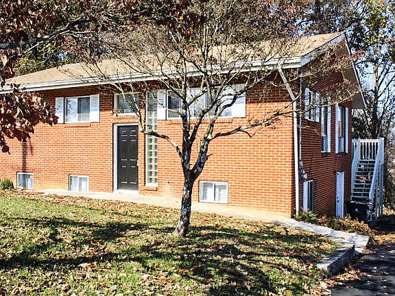 3rd image of 4317 Skyline Dr