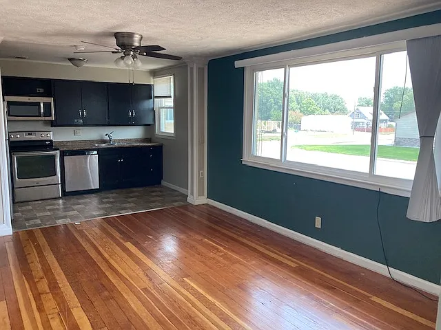 2912 H Avenue - Unit 6 — Photo 2