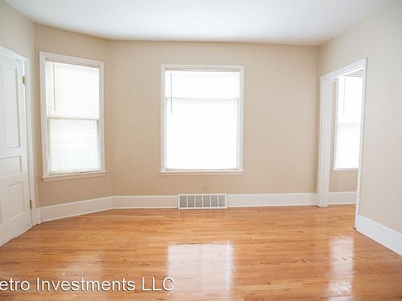 2nd image of 2429 N Farwell Ave #2429