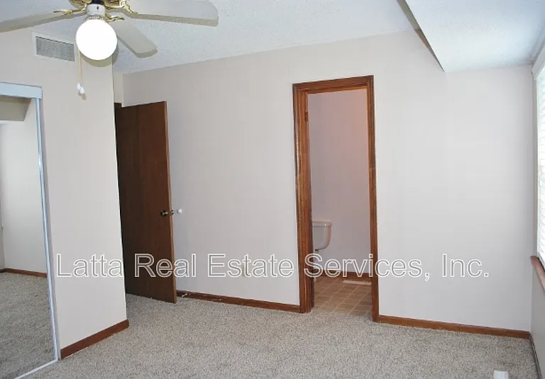 2916 SW Jackson St — Photo 8