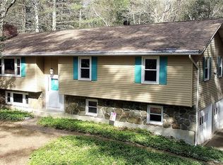 26 Pinecrest Rd, Willington, CT 06279