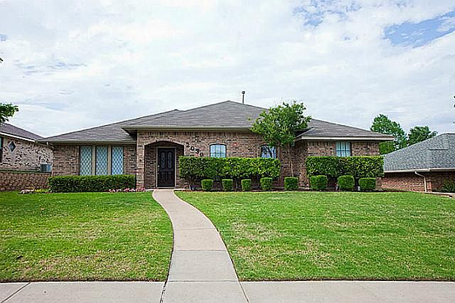 1st image of 2039 Robin Hill Ln