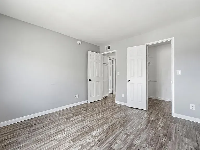4355 Rialto St #7 — Photo 13