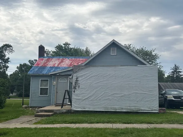 1032 E Washington St, Clinton, IL 61727