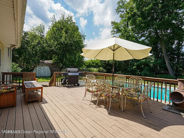 17 Arlene Dr — Photo 9