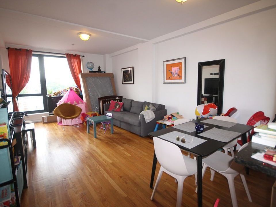 1st image of 2734 21st St APT 6D