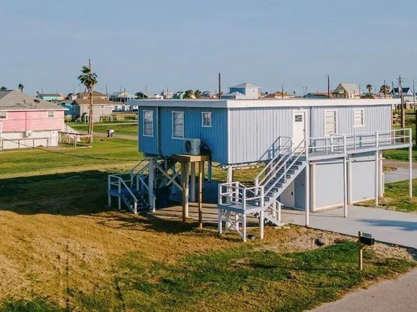 1019 Treaty Dr, Surfside Beach, TX 77541