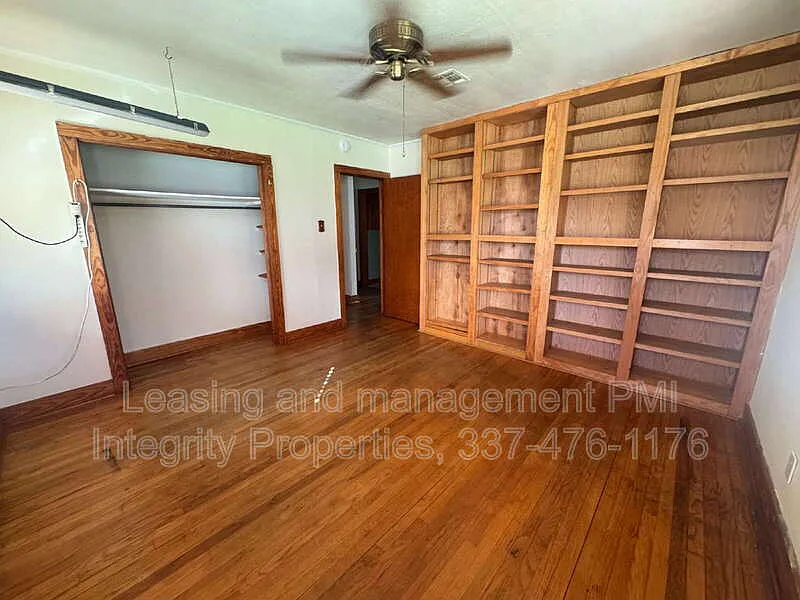 2 bed, 1.0 bath, 1300 sqft, $1,350 — Photo 2