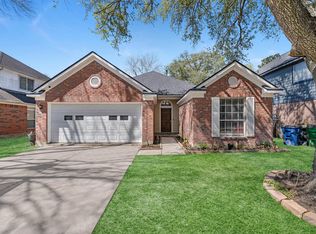 313 Trail Ride Rd, Angleton, TX 77515