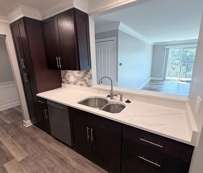 907 Curtiss St #406 — Photo 2