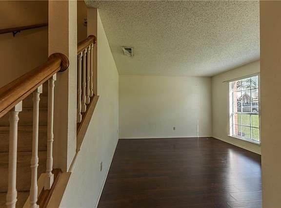 4th image of 2113 Oak Bend Ln