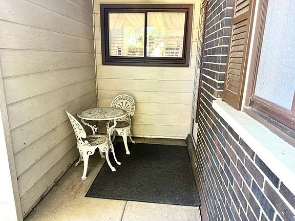 2nd image of 21W331 Ahlstrand Rd
