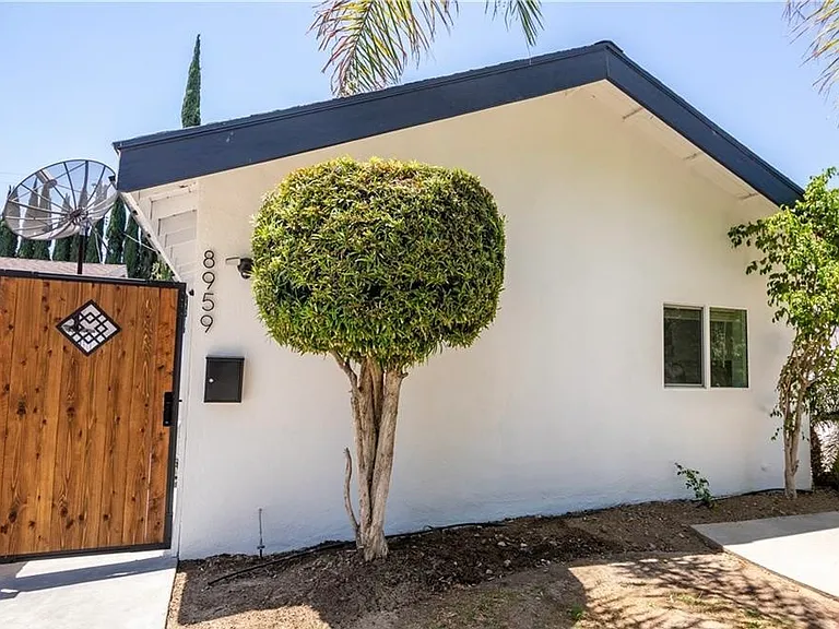 8961 Etiwanda Ave — Photo 1