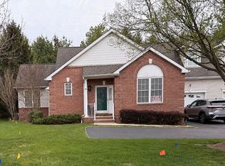 22 Indian Plantation St, Flemington, NJ 08822