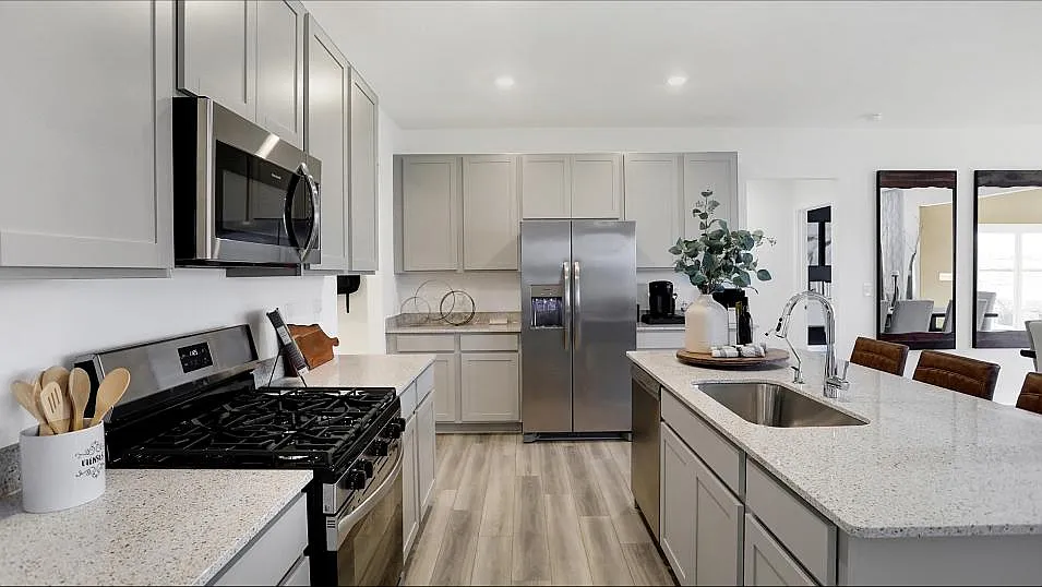 3563 Pinnacle Dr — Photo 3
