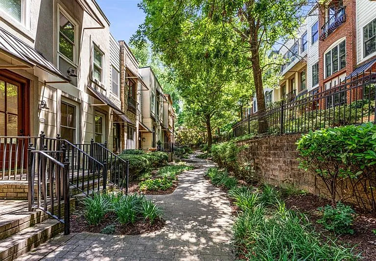 395 Laurent St NW #6 — Photo 35