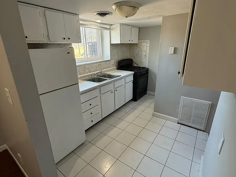901 Market St — Photo 1
