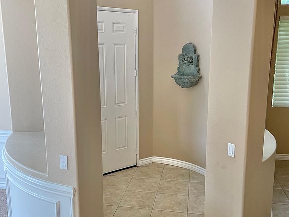 4th image of 2628 W Canyon Ave