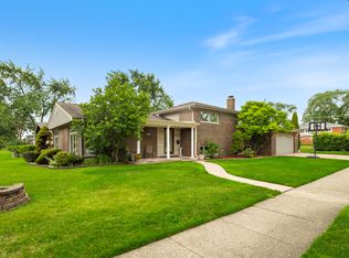 9444 Oliphant Ave, Morton Grove, IL 60053