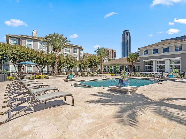 Gables Metropolitan Uptown — Photo 4
