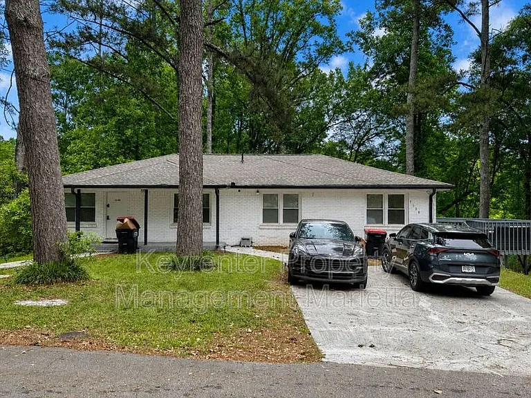 1138 Gerald Pl SW #B — Photo 6