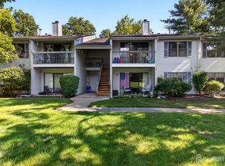 32 Crabapple Ln, Franklin Park, NJ 08823