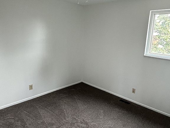 5th image of 11672 Logan St