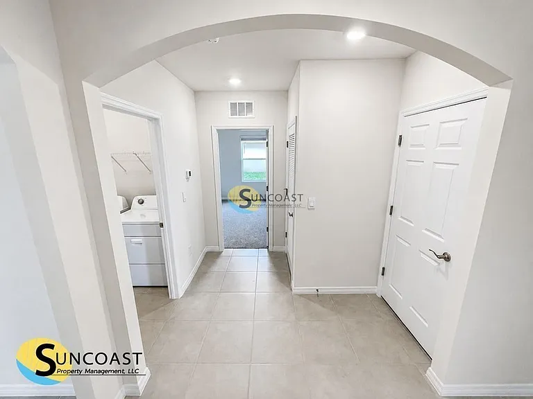 2518 NE 6th Pl — Photo 24