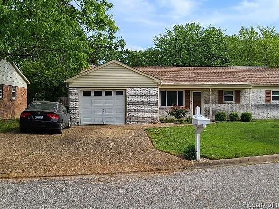 2nd image of 907 Redwood Ct