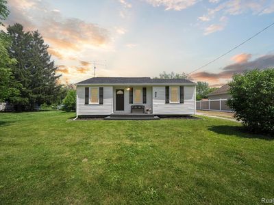 6097 Grove Ave, Grand Blanc, MI, 48439