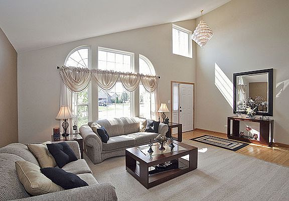 3rd image of 706 Heintz Dr