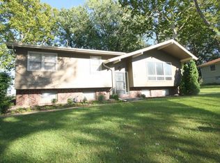109 Kent Dr, Wood Heights, MO 64024