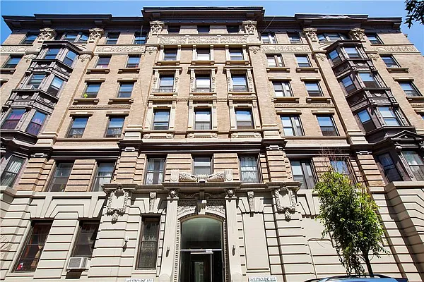 Rented by Douglas Elliman | media 35