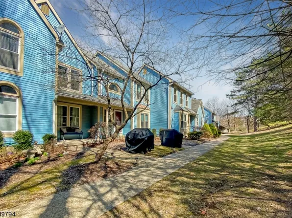 13 Mourning Dove Ct, Allamuchy Twp., NJ 07840