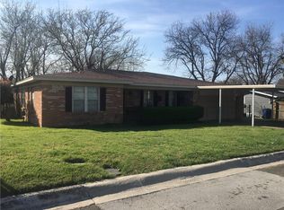 1304 S Hatcher St, Decatur, TX 76234