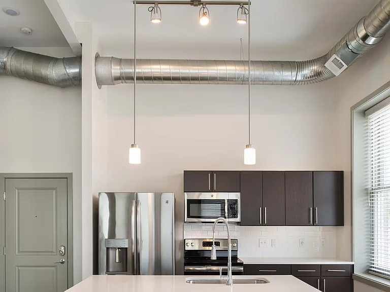 411 E Spring St — Photo 15