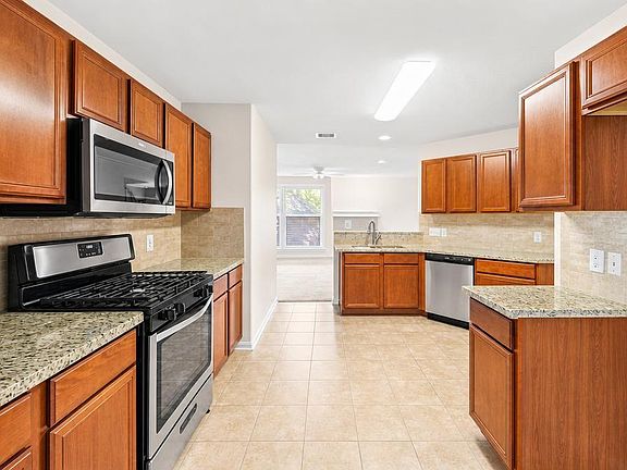 4th image of 3006 Madison Elm St