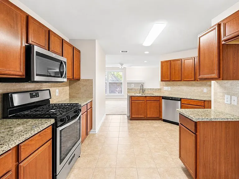 3006 Madison Elm St — Photo 4