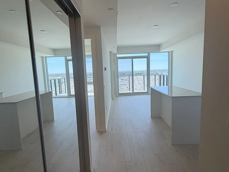27 Korda Gate #1408 — Photo 11