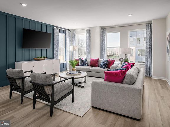 5th image of 2167 Glacier Rd