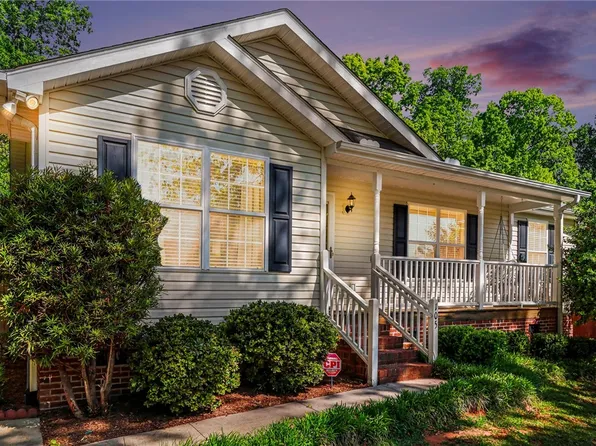 105 S Fox Cir, Piedmont, SC 29673