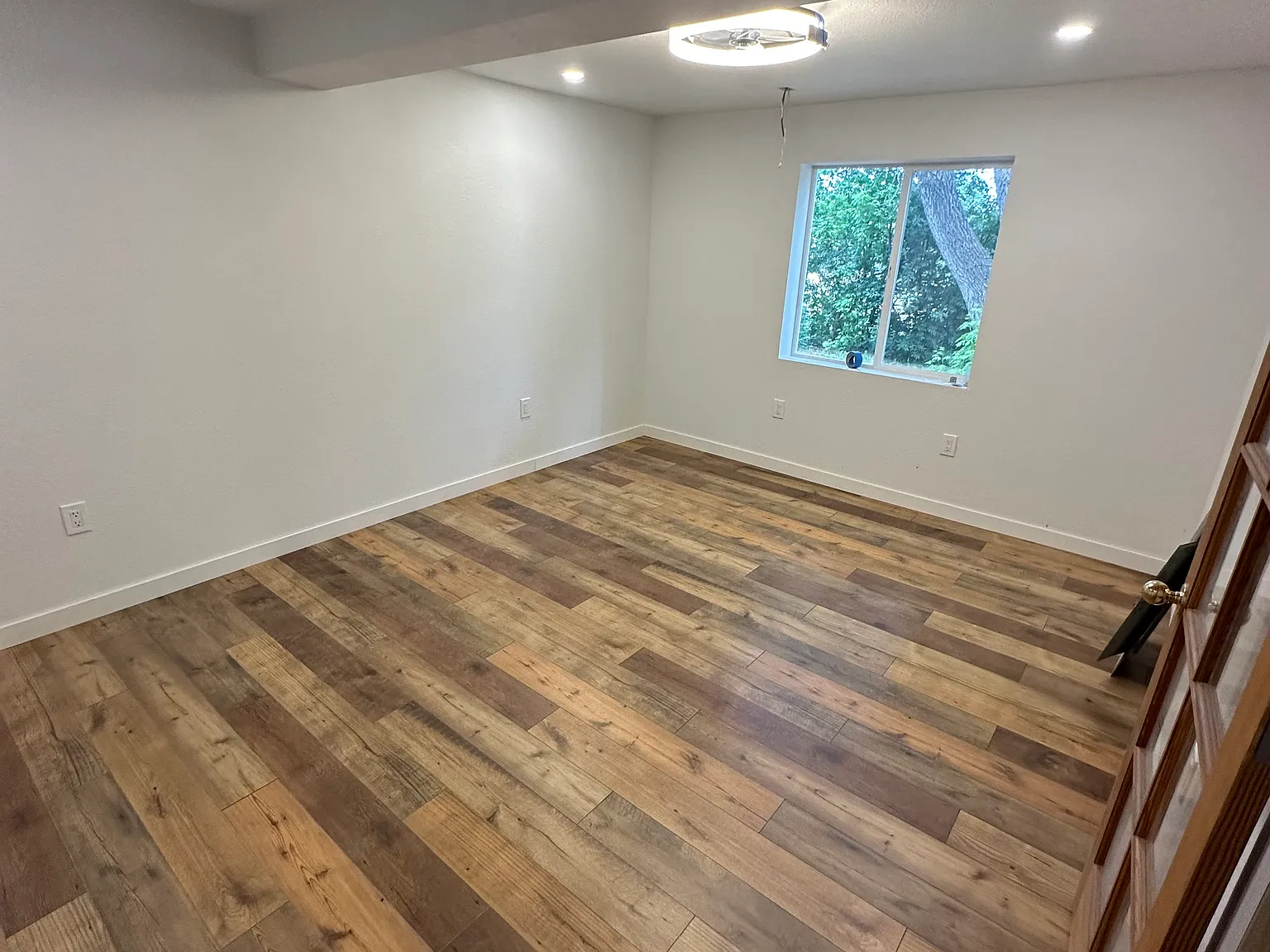 320 S Main St — Photo 3