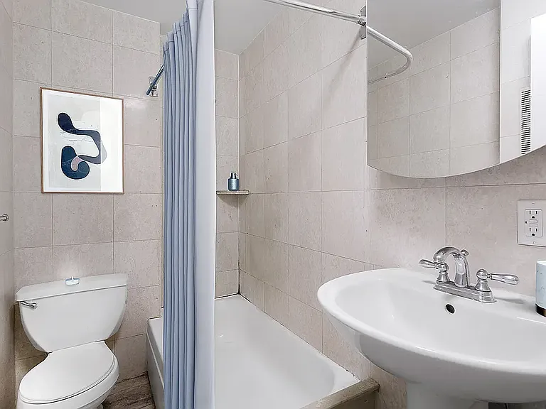 240 W 73rd St #1504 — Photo 3