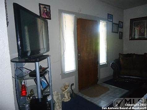 5th image of 410 Cass Ave